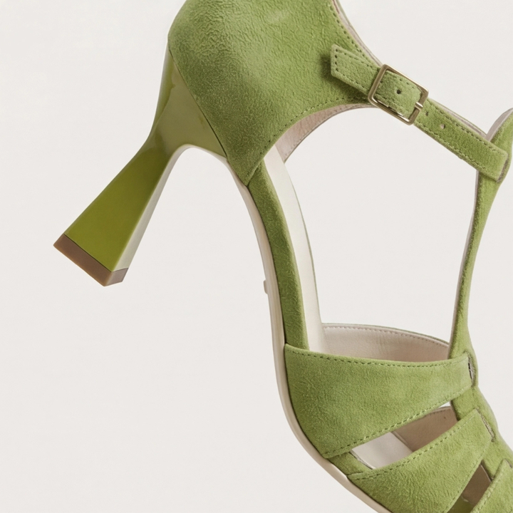 Eira™ | Tacchi con cinturino vintage