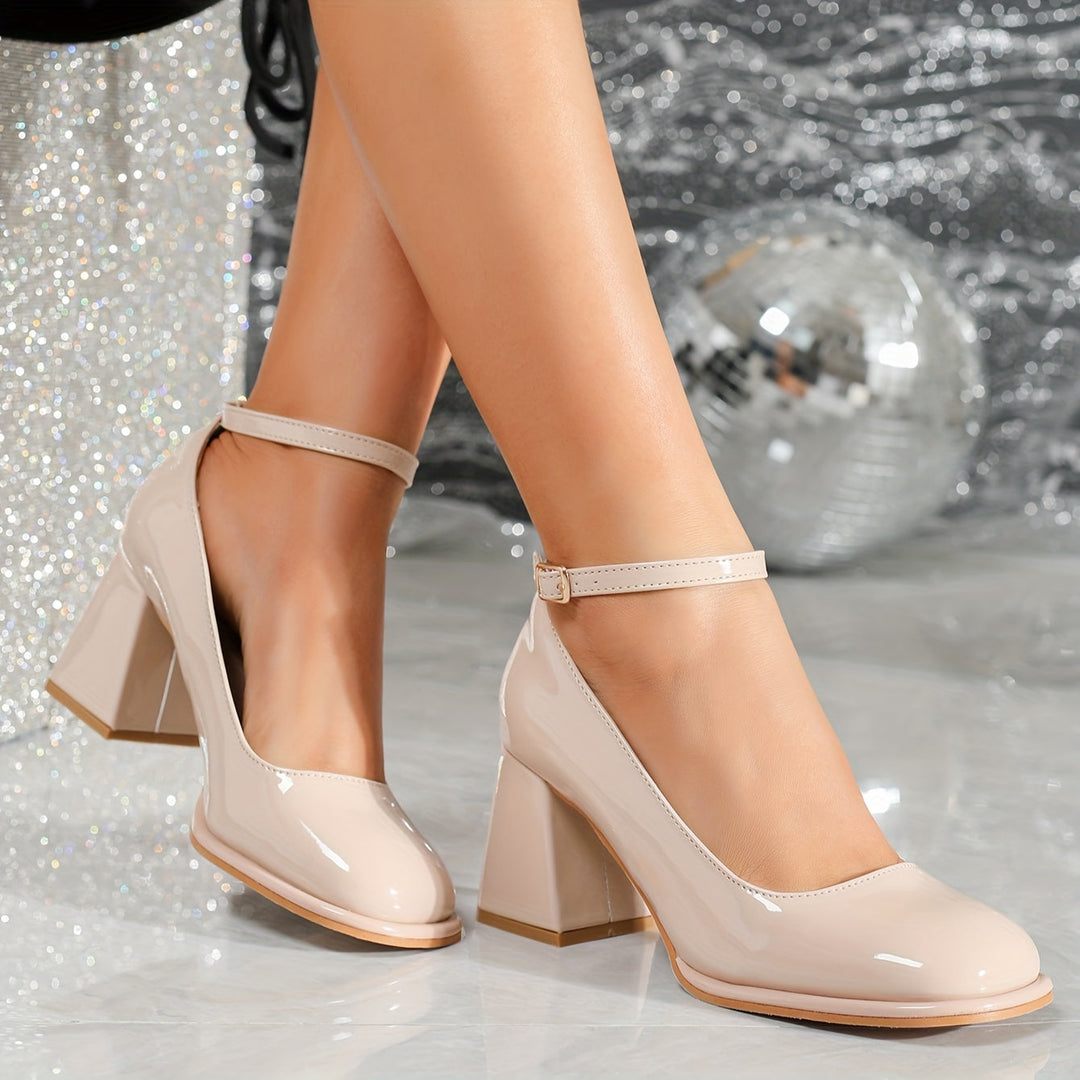 Celeste | Scarpe con tacco e cinturino in vernice