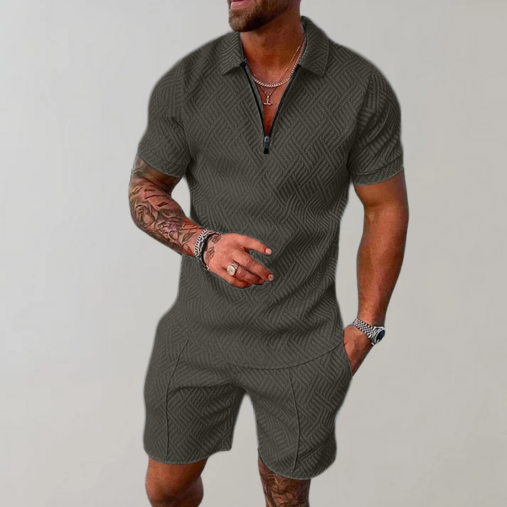 Set elegante e casual composto da polo e pantaloncini da uomo